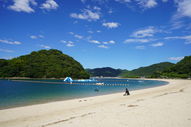 クレセントビーチ海の家