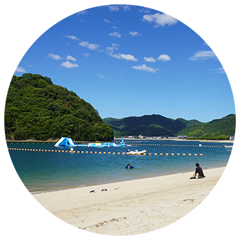 クレセントビーチ海の家
